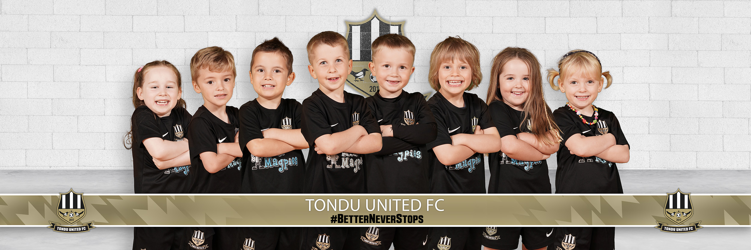 Tondu United FC group photo of the Mini Magpies team